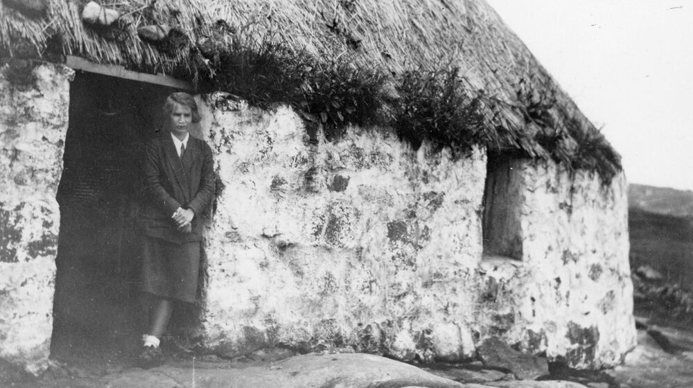 Margaret Fay Shaw in the doorway of Taigh Màiri Anndra